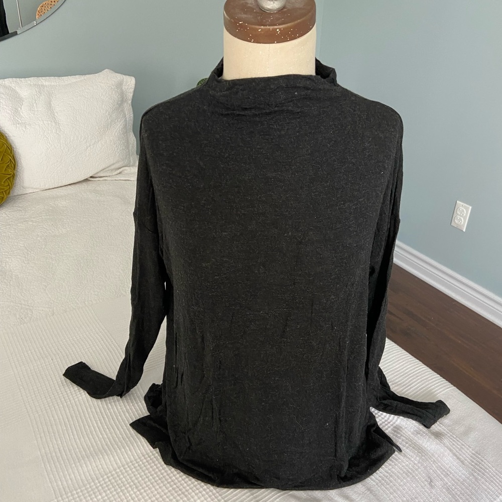 Aritzia Wilfred Mock Neck Flowy Top